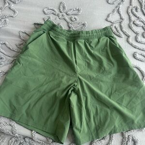 Men’s Lululemon pacebreaker shorts